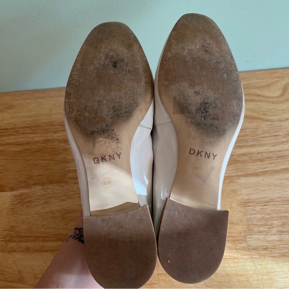 🌺HOST PICKx2🌺 DKNY Creamy White Loafers - Size 6 - Picture 8 of 12